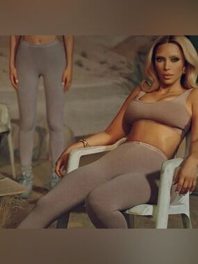 SKIMS Outdoor Leggings Sz L